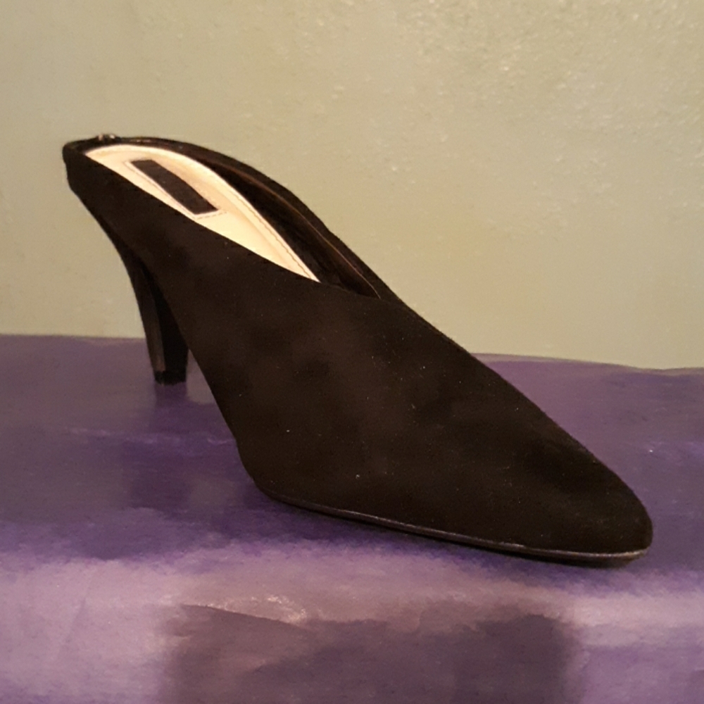 Shoes - Picture 2 of 3